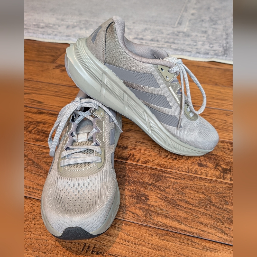 Adidas Men's Questar 3 Running Shoes Gray Athletic Sneakers Size 9 NWOT
